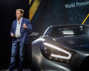 Дрожь земли: встречаем Mercedes-AMG GTR Pro